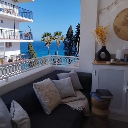 Stunning With Sea Views At Calle Carabeo, Apartament Nerja