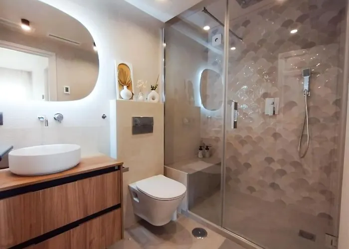 Stunning With Sea Views At Calle Carabeo, Appartamento Nerja